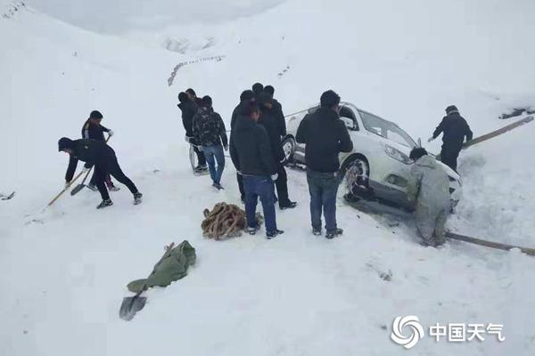 【黑料專區 爆料】韓國首爾木洞一市場發生車輛沖撞人群事件 已致13人受傷