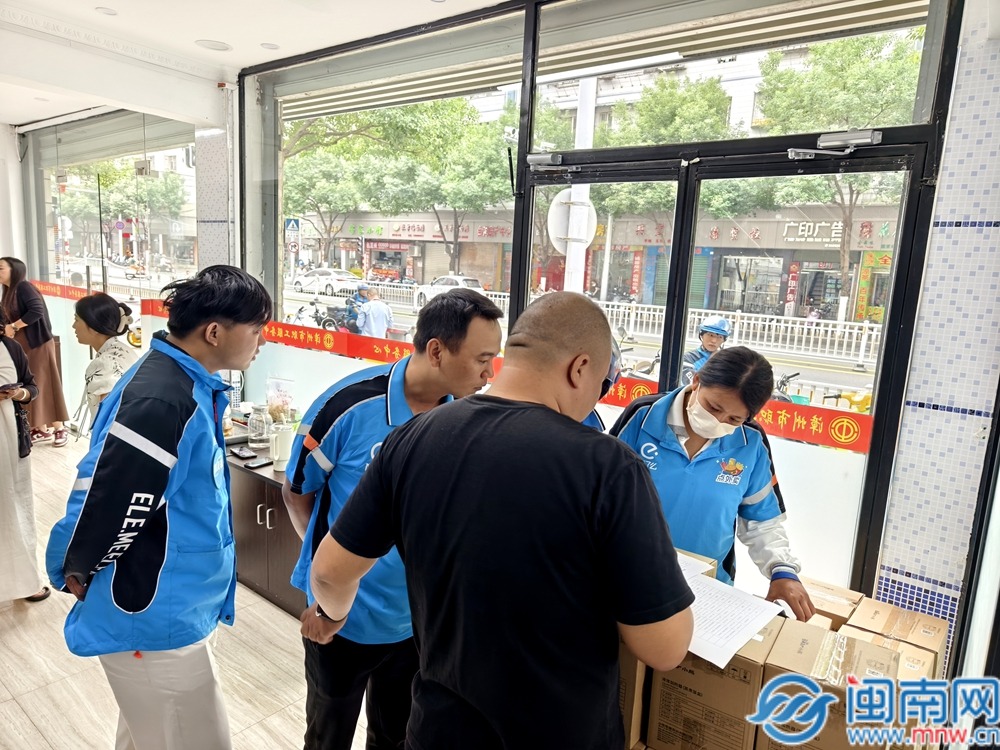 【黑料專區 爆料】韓國首爾木洞一市場發生車輛沖撞人群事件 已致13人受傷